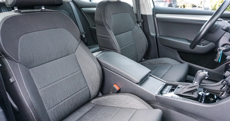 Skoda Superb cena 79900 przebieg: 135338, rok produkcji 2019 z Moryń małe 92